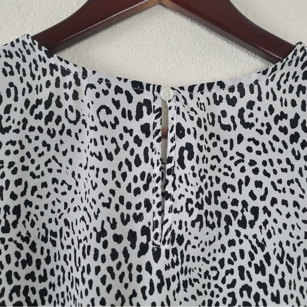 Worthington black and white leopard blouse 🖤 - Picture 5 of 9
